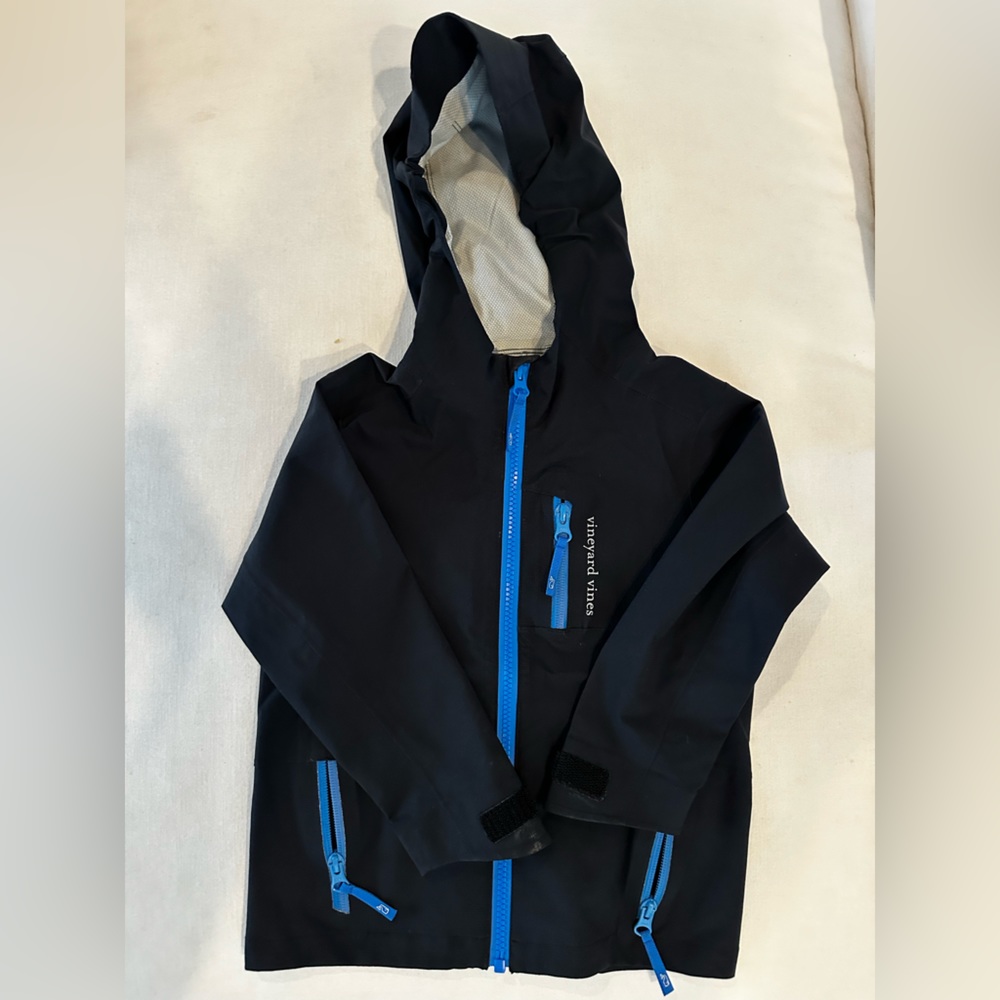 Vineyard Vines On-The-Go Packable Rain Shell